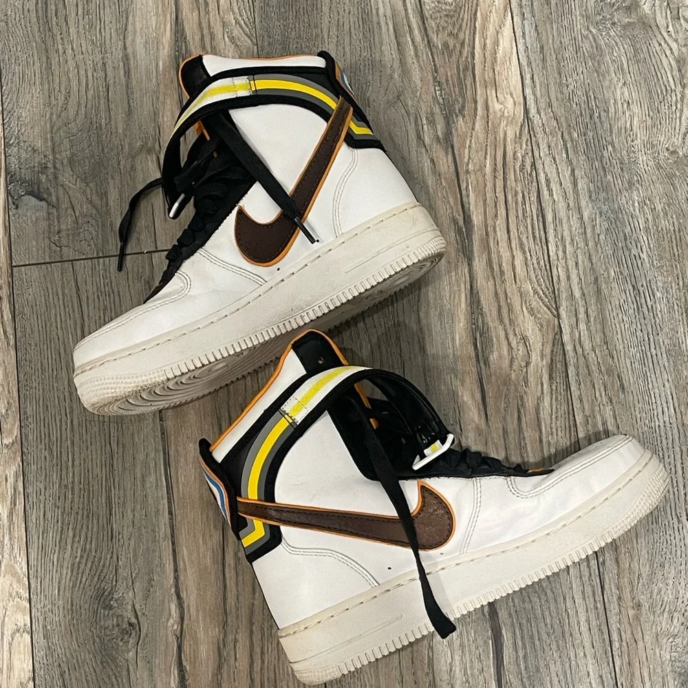 Nike x Riccardo Tisci Givenchy Air Force 1 Hi Sp 'White Baroque Brown' - Picture 2 of 7